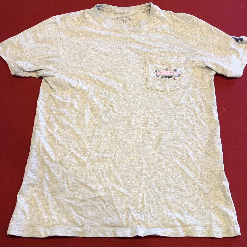 Vineyard vines t shirt